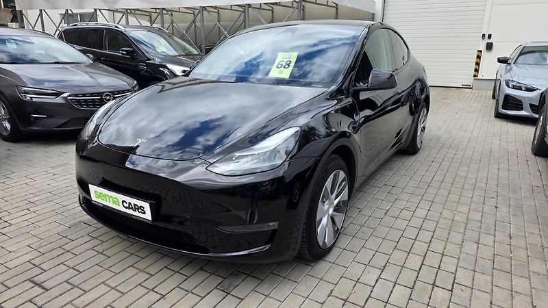 Tesla Model Y (2023) Long Range AWD DE SoH 92,9% - fotka 2 z 36