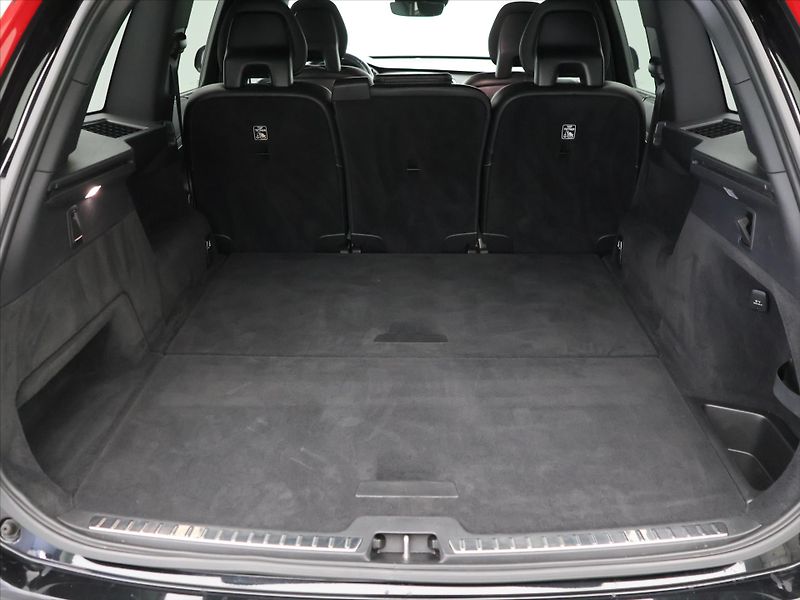 Volvo XC90 2.0 B6 220kW R-Design CZ Aut. - fotka 10 z 36