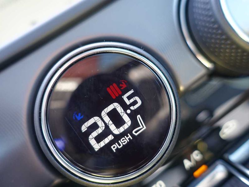 Jaguar F-Type 5,0 V8 P575 ZP EDITION 4x4 - fotka 26 z 37