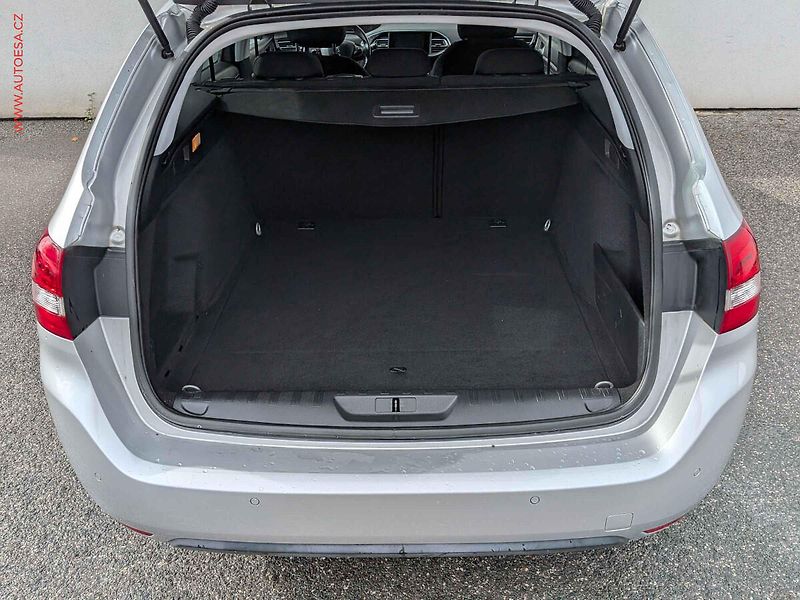 Peugeot 308 (2017) 1.6HDi, 2.maj,ČR, autoAC - fotka 7 z 14