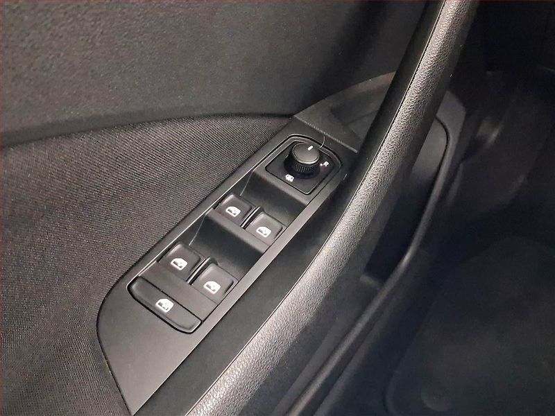 Škoda Scala (2020) 1.0 TSI, Tempomat - fotka 17 z 19