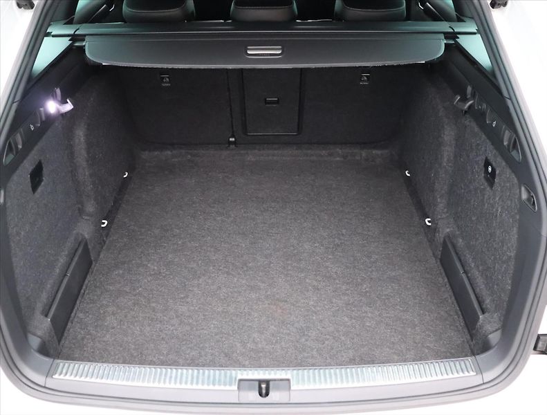 Škoda Superb 2.0 TSI 200kW DSG SportLine - fotka 10 z 42