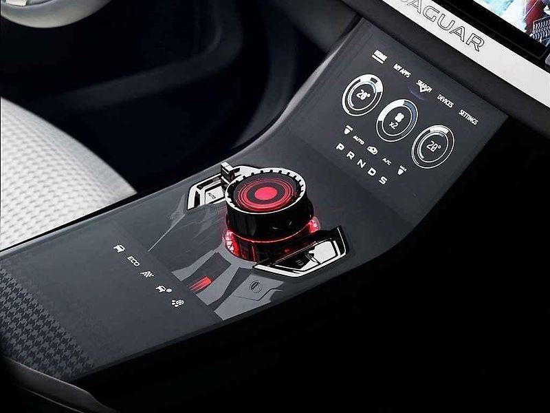 Koncept Jaguar C-X17.