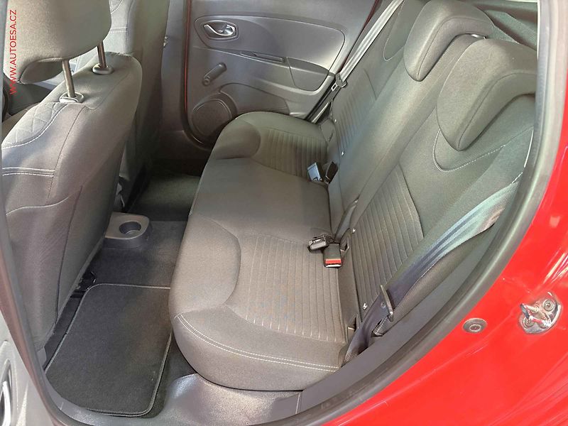 Renault Clio (2015) 1.5dCi, 2.maj,ČR, STK2/28, AC - fotka 10 z 15