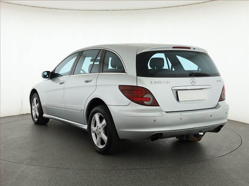 Mercedes-Benz Třídy R (2007) R 320 CDI 4MATIC, 4X4 - fotka 4 z 16
