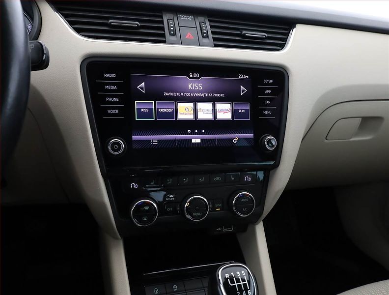 Škoda Octavia (2019) Ambition 2.0 TDI, Serv.kniha - fotka 10 z 17