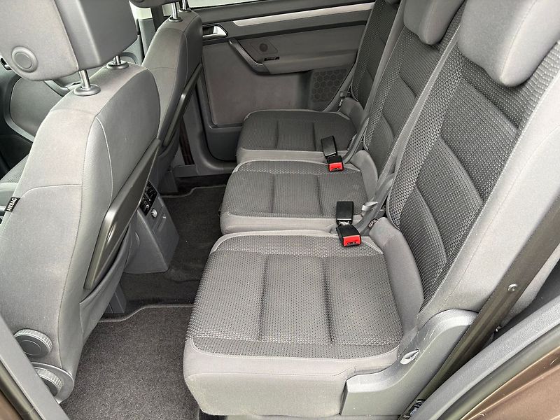 Volkswagen Touran 1.6TDI, 77kW, Tažné - fotka 7 z 28