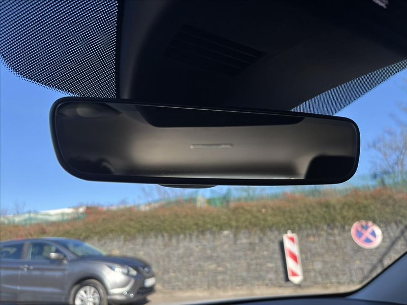 Mazda 3 2,0 i Plus 1.ČR CARPLAY KAMERA - fotka 39 z 46