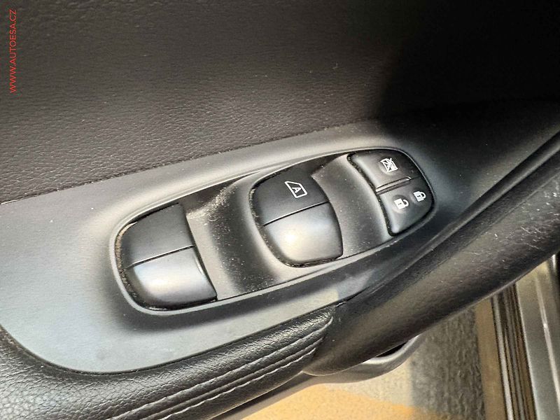 Nissan Qashqai (2014) 1.6 dCi 4x4, ČR, servis.kniha - fotka 12 z 19