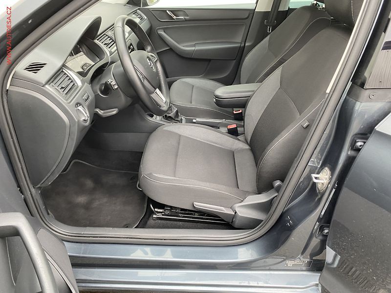 Škoda Rapid (2014) 1.2 TSi, Ambition, park.čidla - fotka 9 z 17