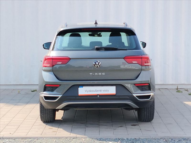 Volkswagen T-Roc 1,5   1,5TSI 110Kw - fotka 24 z 31