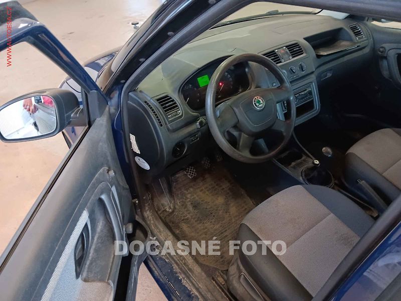 Škoda Fabia (2011) 1.2i, 2.maj,ČR - fotka 3 z 3