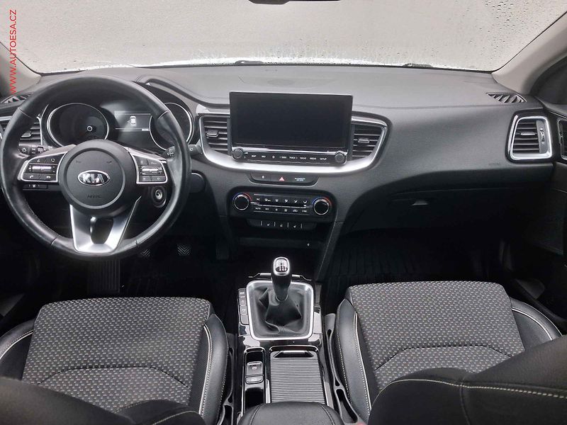 Kia XCeed (2020) 1.6 CRDi, ČR, TZ, LED, navi - fotka 8 z 20