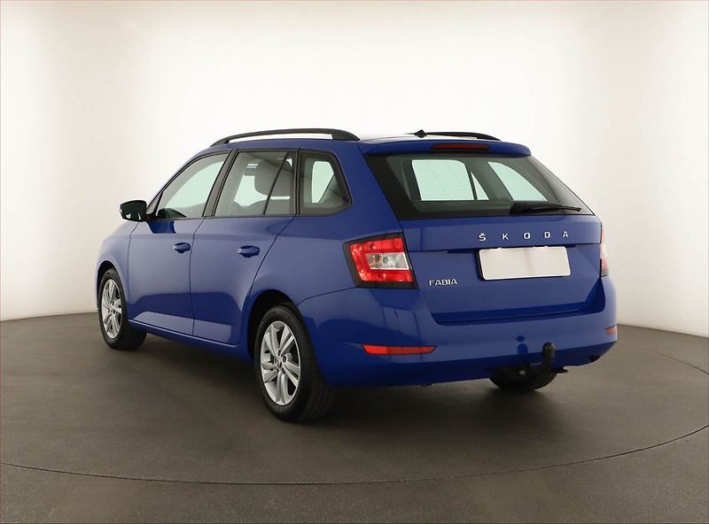 Škoda Fabia (2021) Ambition 1.0 TSI, Serv.kniha - fotka 4 z 13