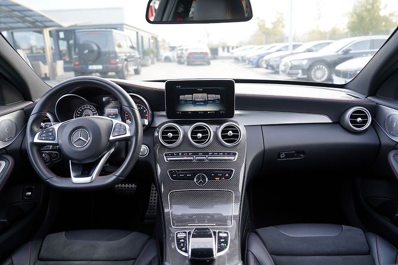 Mercedes-Benz Třídy C C43 AMG 4Matic/ČR/Performance - fotka 23 z 42