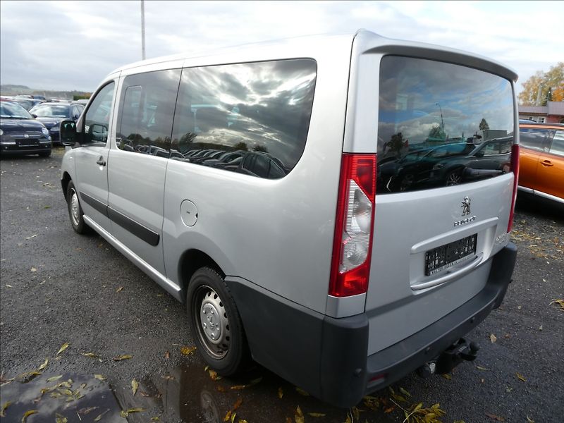 Peugeot Expert Tepee 2,0 HDi 94kW 9.míst L2, 2xkola - fotka 7 z 41