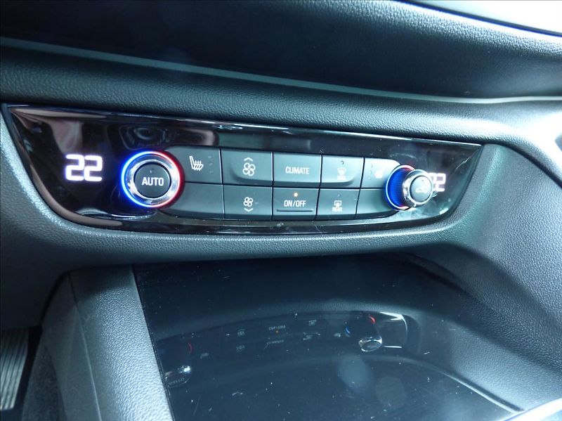 Opel Insignia 2,0 CDTI,LED,Navigace,Digi Kli - fotka 43 z 69