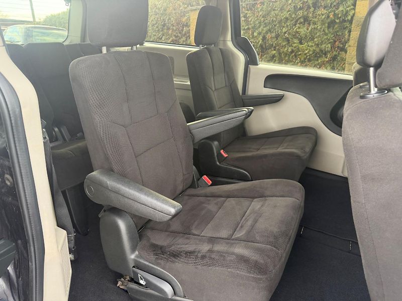 Chrysler Town & Country (2014) Grand Caravan 3,6 RT LPG 2014 - fotka 9 z 20