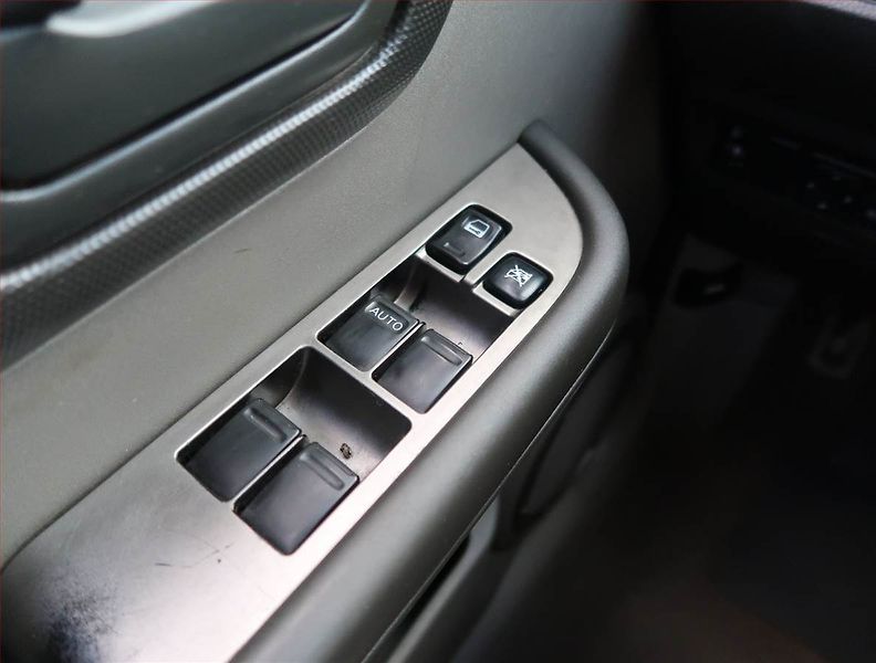 Nissan X-Trail (2006) 2.2 dCi, po STK, jezdí výborně - fotka 15 z 17