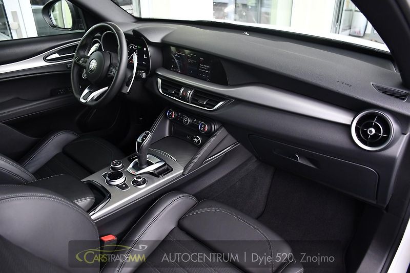 Alfa Romeo Stelvio 2.2 JTDm 154kW  Připravujeme - fotka 15 z 49