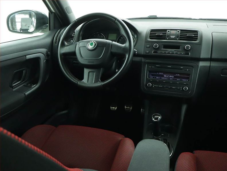 Škoda Fabia (2011) Monte Carlo 1.2 TSI - fotka 7 z 15