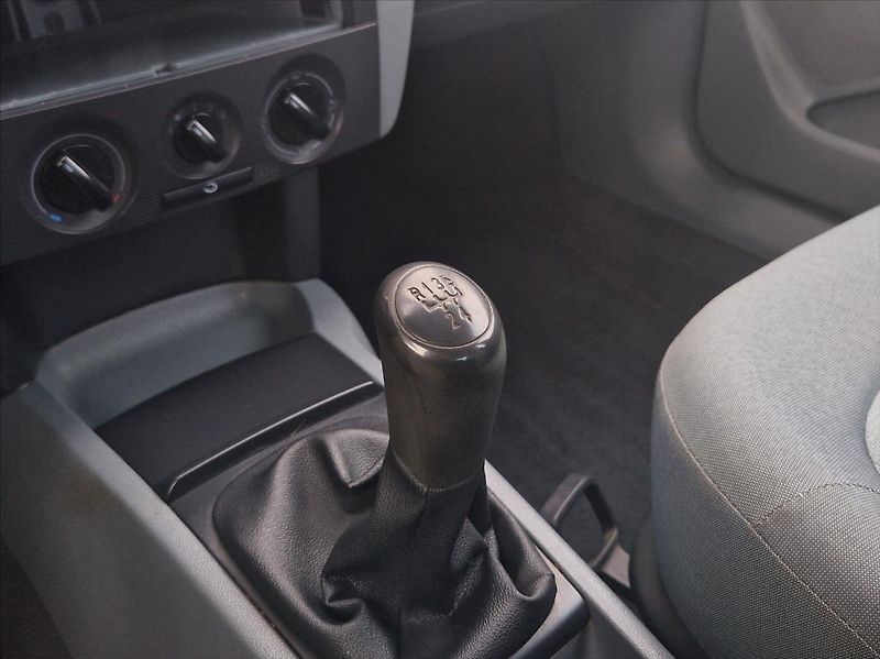 Škoda Fabia 1,4 i 16V AC HEZKÝ NÁJEZD - fotka 19 z 22