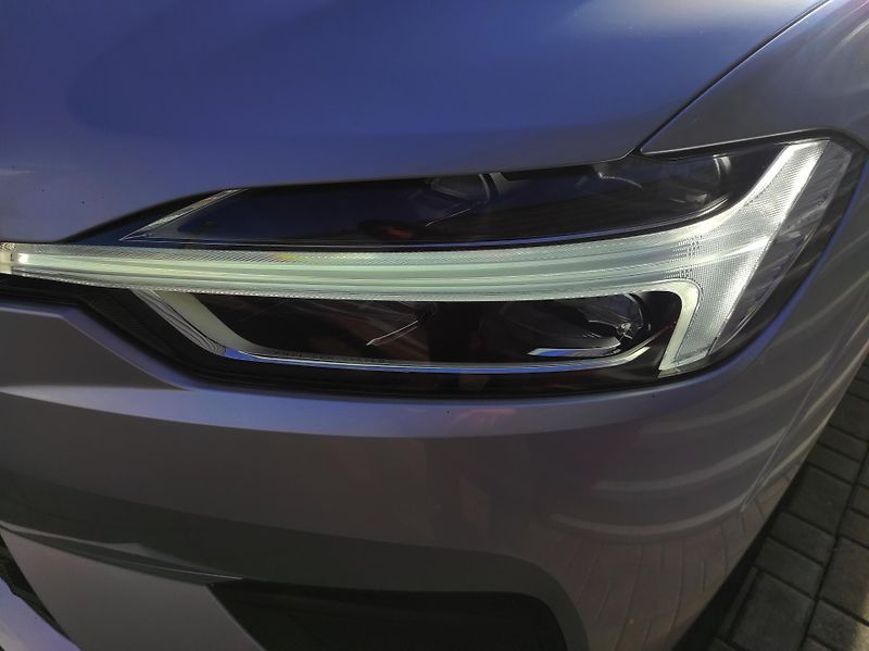 Volvo XC60 2,0 D3 Drive-E, Momentum Pro - fotka 8 z 41