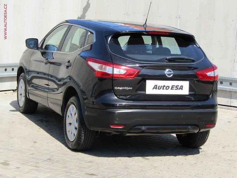 Nissan Qashqai (2016) 1.2DIG-T, 2.maj,ČR, AC - fotka 6 z 17
