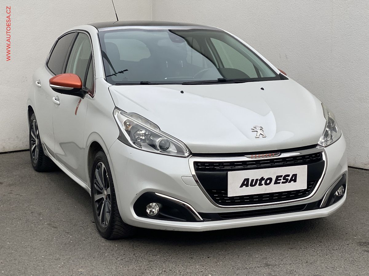 Peugeot 208 1.2PT, Roland Garros, panor