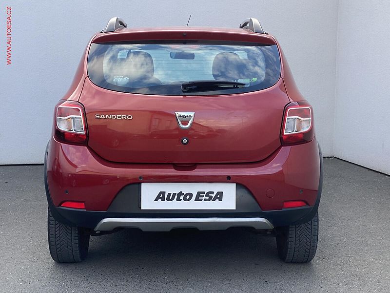 Dacia Sandero (2014) 0.9 TCe, Stepway, AC, park - fotka 5 z 18