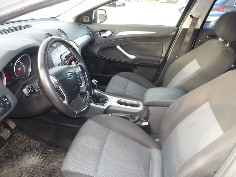 Ford Mondeo 2,0TDCi 103kW STK 05/2028 !!! - fotka 13 z 28