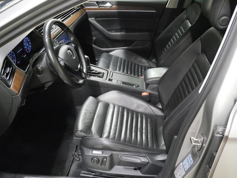 Volkswagen Passat - fotka 11 z 25