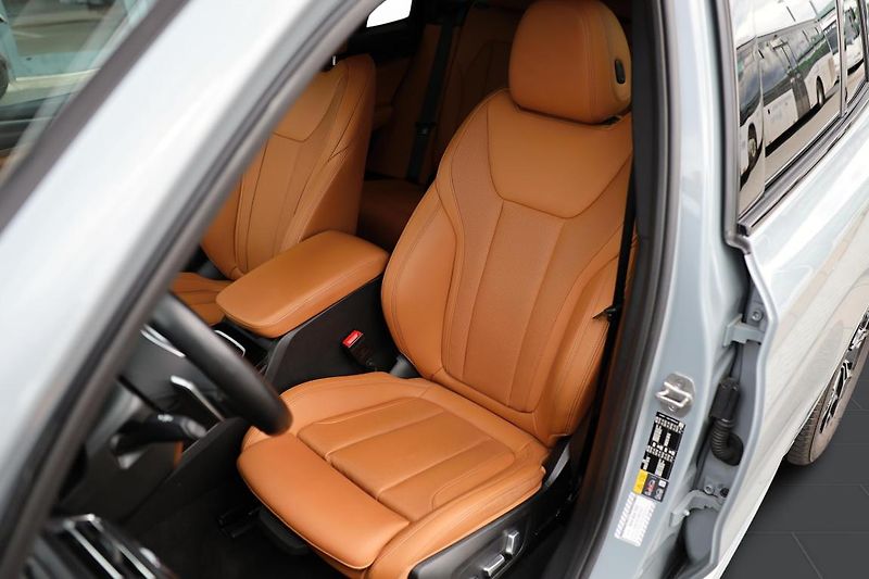 BMW X3 xDrive30e - fotka 10 z 17