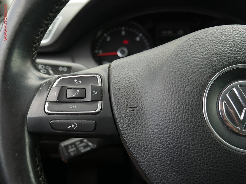 Volkswagen Passat (2011) 2.0TDi, ČR, Comfortline - fotka 14 z 22