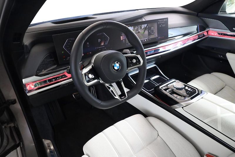BMW Řada 7 740d xDrive - fotka 4 z 42