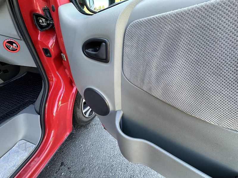 Opel Vivaro (2004) 1.9CDTI/74kW *SPACÍ VESTAVBA  - fotka 16 z 36
