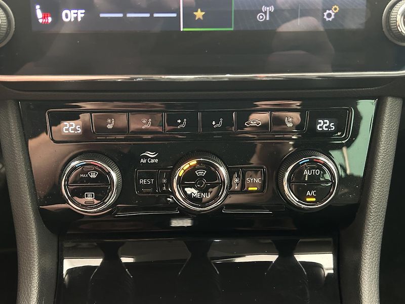 Škoda Superb 2.0 TDI L & K - fotka 16 z 35