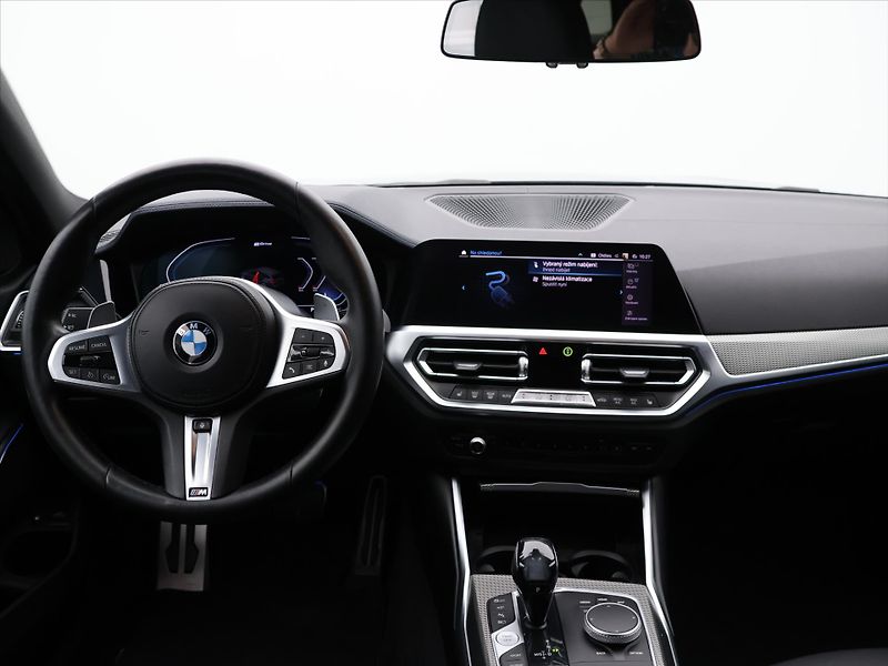 BMW Řada 3 2,0 330e xDrive M-Paket Laser - fotka 32 z 40