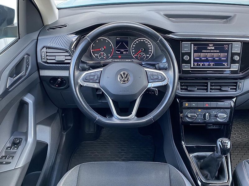 Volkswagen T-Cross 1,0 TSI 70 kW Life - fotka 8 z 25