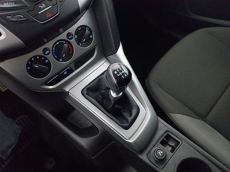 Ford Focus (2012) 1.6 TDCi, Serv.kniha, nová STK - fotka 13 z 17