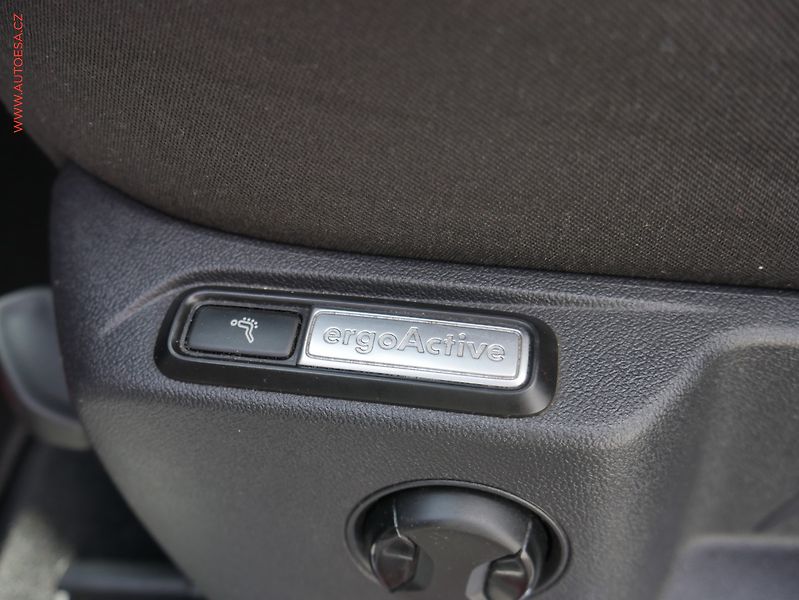 Volkswagen Tiguan (2018) 1.4 TSi, ČR, Marathon, navi - fotka 12 z 21
