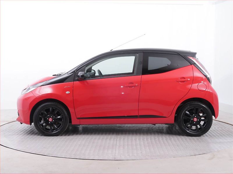 Toyota Aygo (2018) 1.0 VVT-i, Serv.kniha - fotka 3 z 18