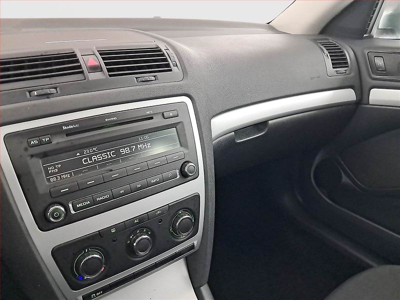 Škoda Octavia (2012) 1.2 TSI, jezdí dobře, Tempomat - fotka 12 z 18