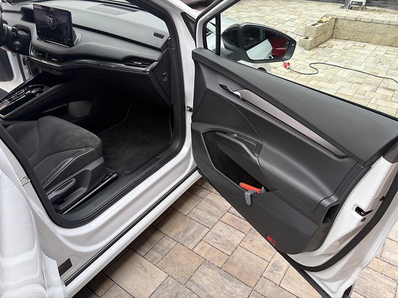 Škoda Enyaq (2022) 80 Sportline, tazne, 92% - fotka 13 z 17
