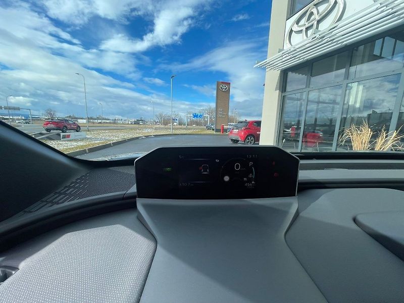 Toyota bZ4X EV  73k kWh FWD Style - fotka 21 z 32