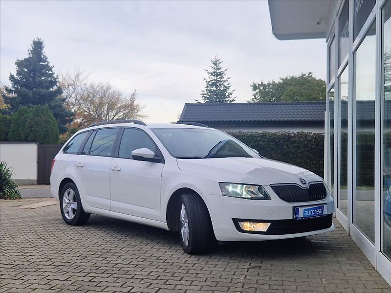 Škoda Octavia 2,0 TDI 110kW TAŽNÉ VÝHŘ. NOSI - fotka 7 z 41