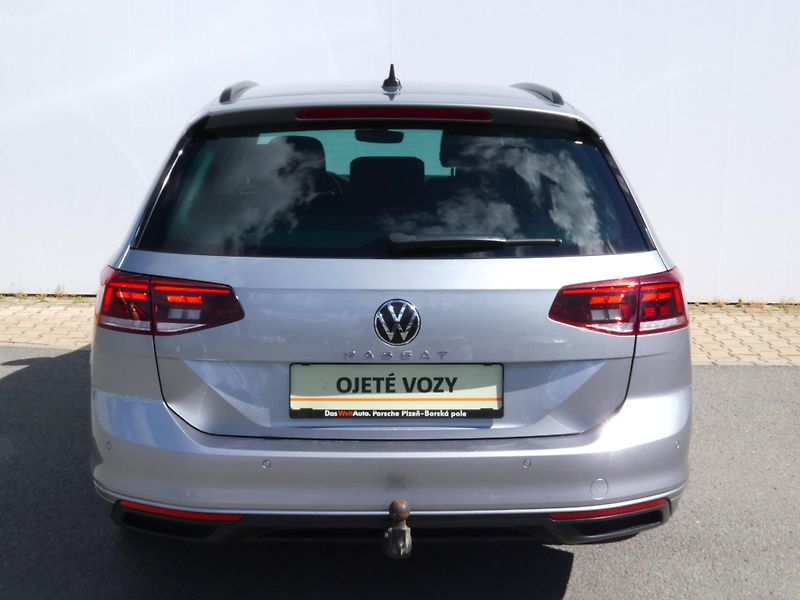 Volkswagen Passat Variant Business 2.0 TDI DSG - fotka 11 z 30