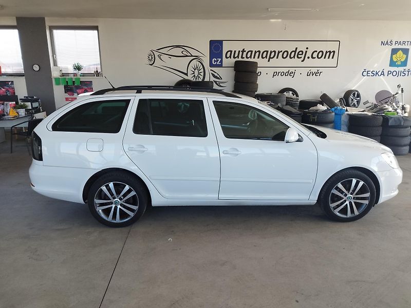 Škoda Octavia (2012) 1,4TSI,90KW,DSG,ALU,AUT.KLIMA - fotka 4 z 28