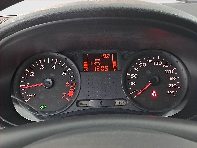 Renault Clio (2010) 1.2 16V , nová STK, Tažné - fotka 11 z 13