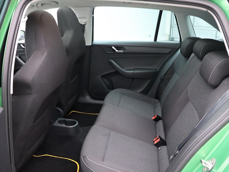 Škoda Rapid 1.2 TSI 63kW MonteCarlo Xenon - fotka 14 z 26